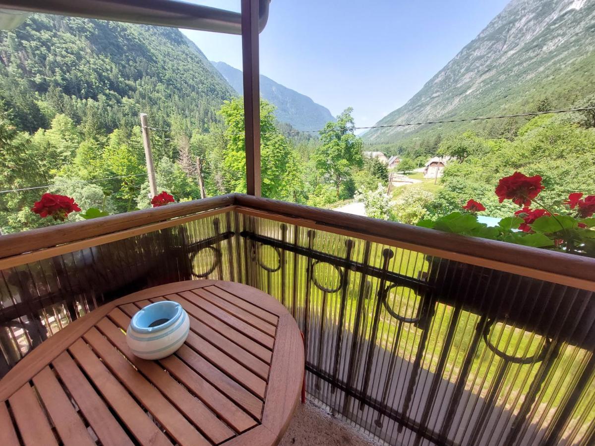 Hotel Gostisce Andrejc à Soča Extérieur photo