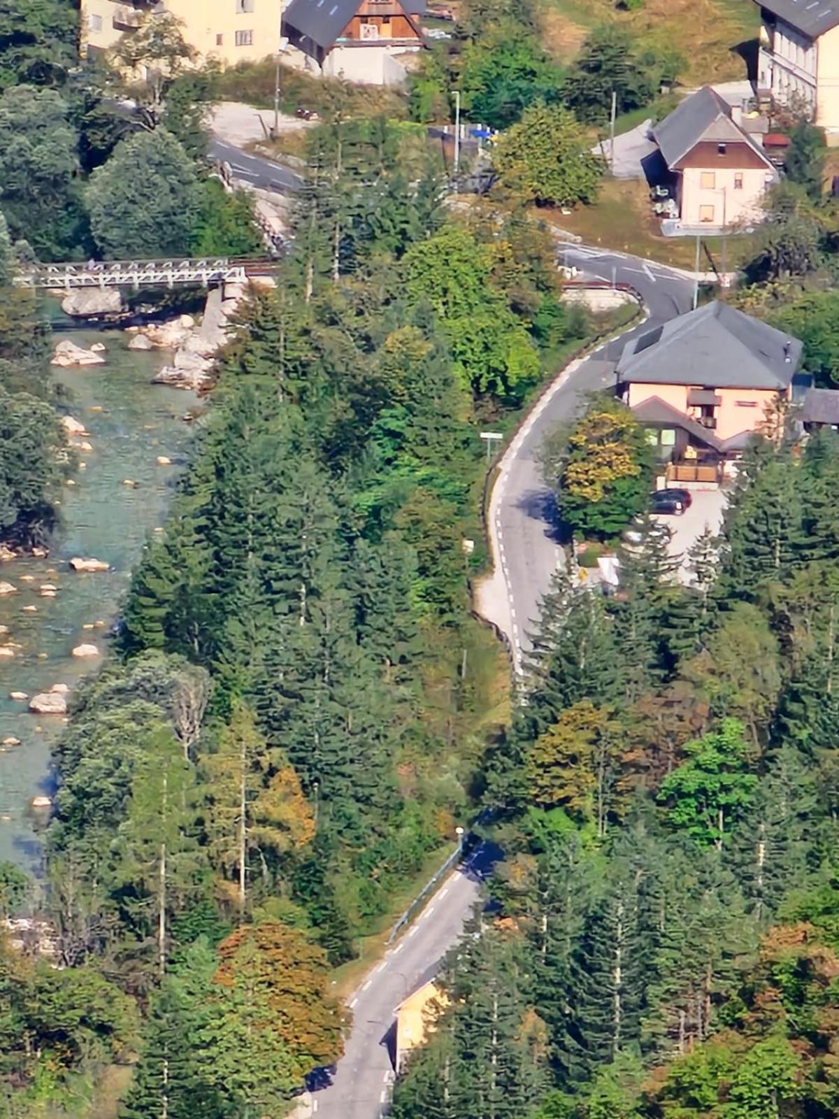 Hotel Gostisce Andrejc à Soča Extérieur photo